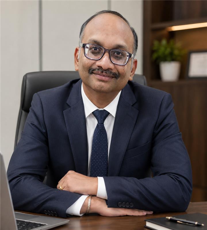 Portrait of Mahesh Balaji, Chief People & Compliance Officer at KEAAS Global Services